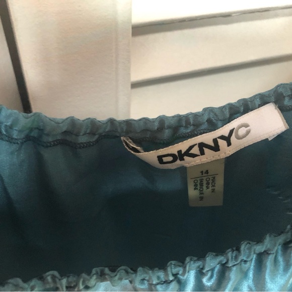 Shiny shades of blue - Picture 2 of 6